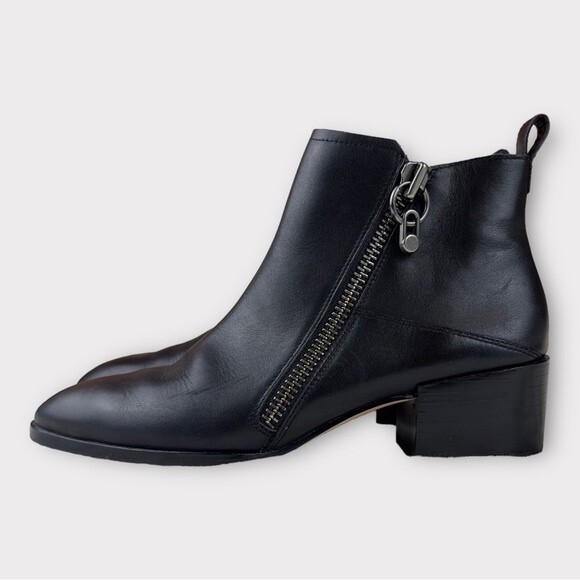 Donald J. Pliner Dante Zippered Black Leather
Booties in 7M -Like New - Picture 2 of 11